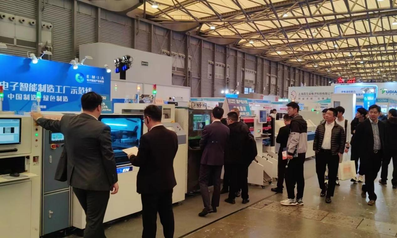 德森精密攜SMT智能製造設備亮相第102屆中國電子展